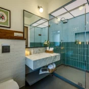 bathroom 4