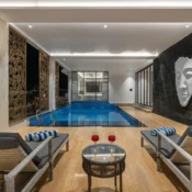 Living and pool 3